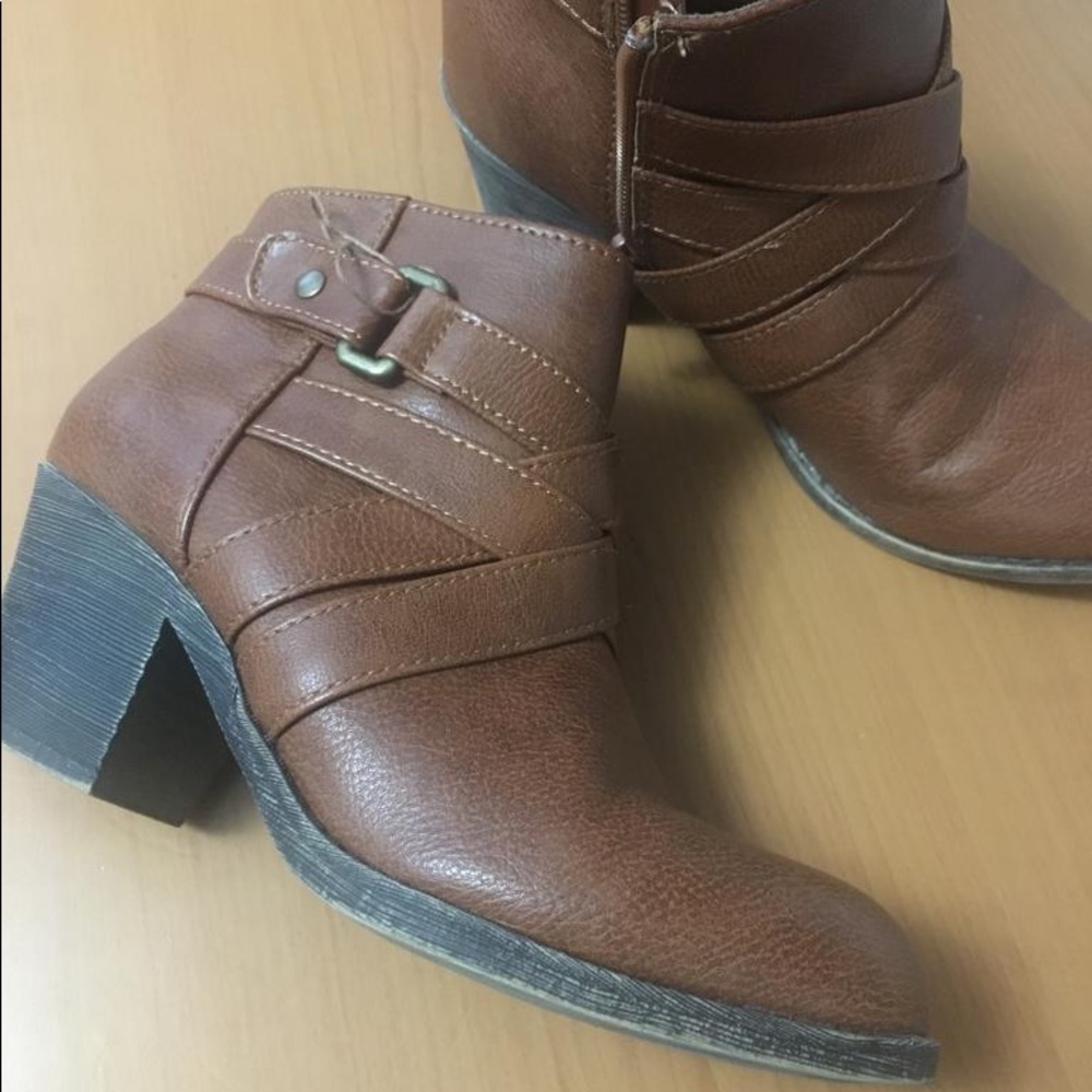 American eagle brown ankle boots